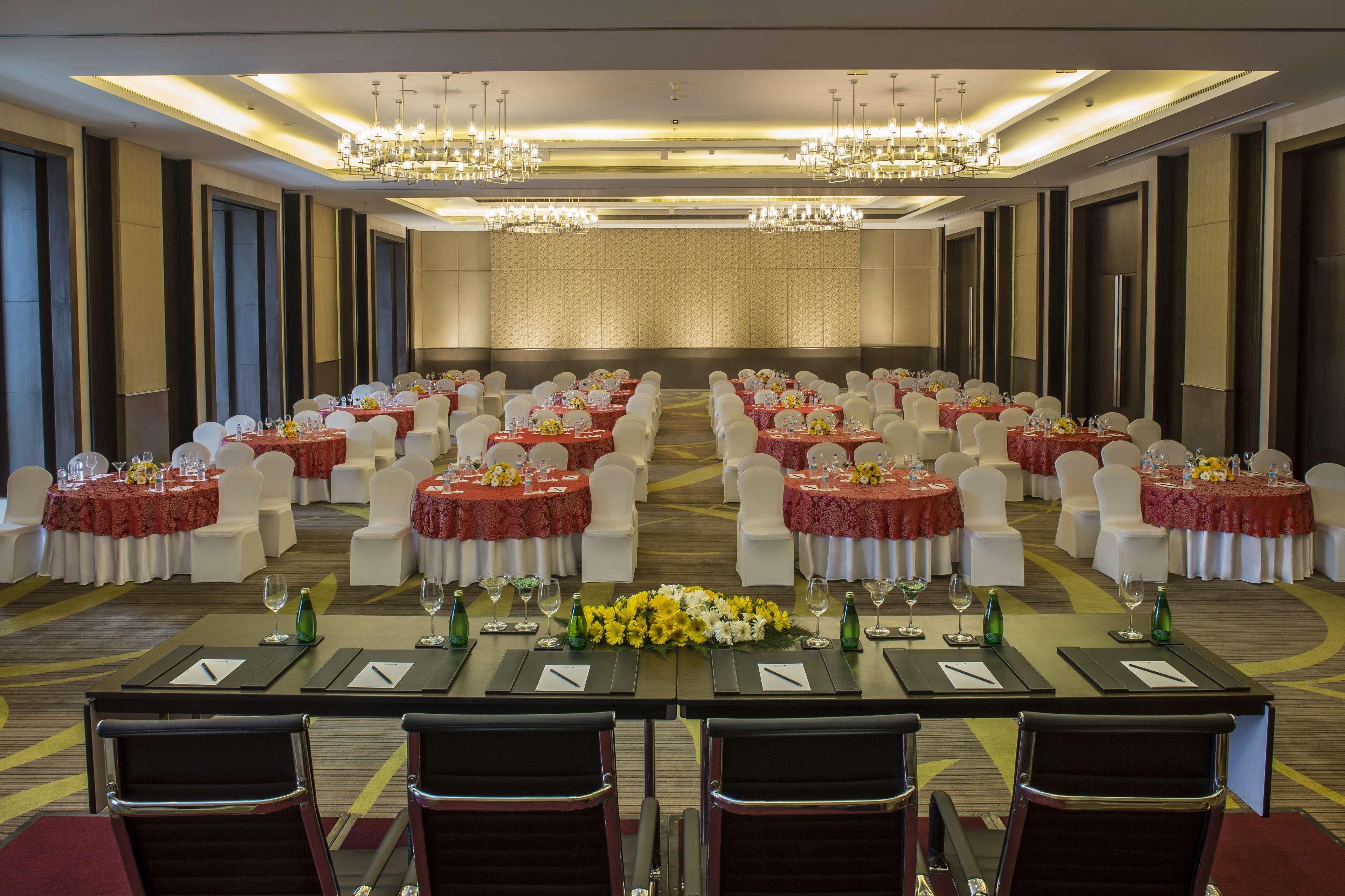 Radisson Blu Hotel Guwahati Exterior foto The Grand Ballroom