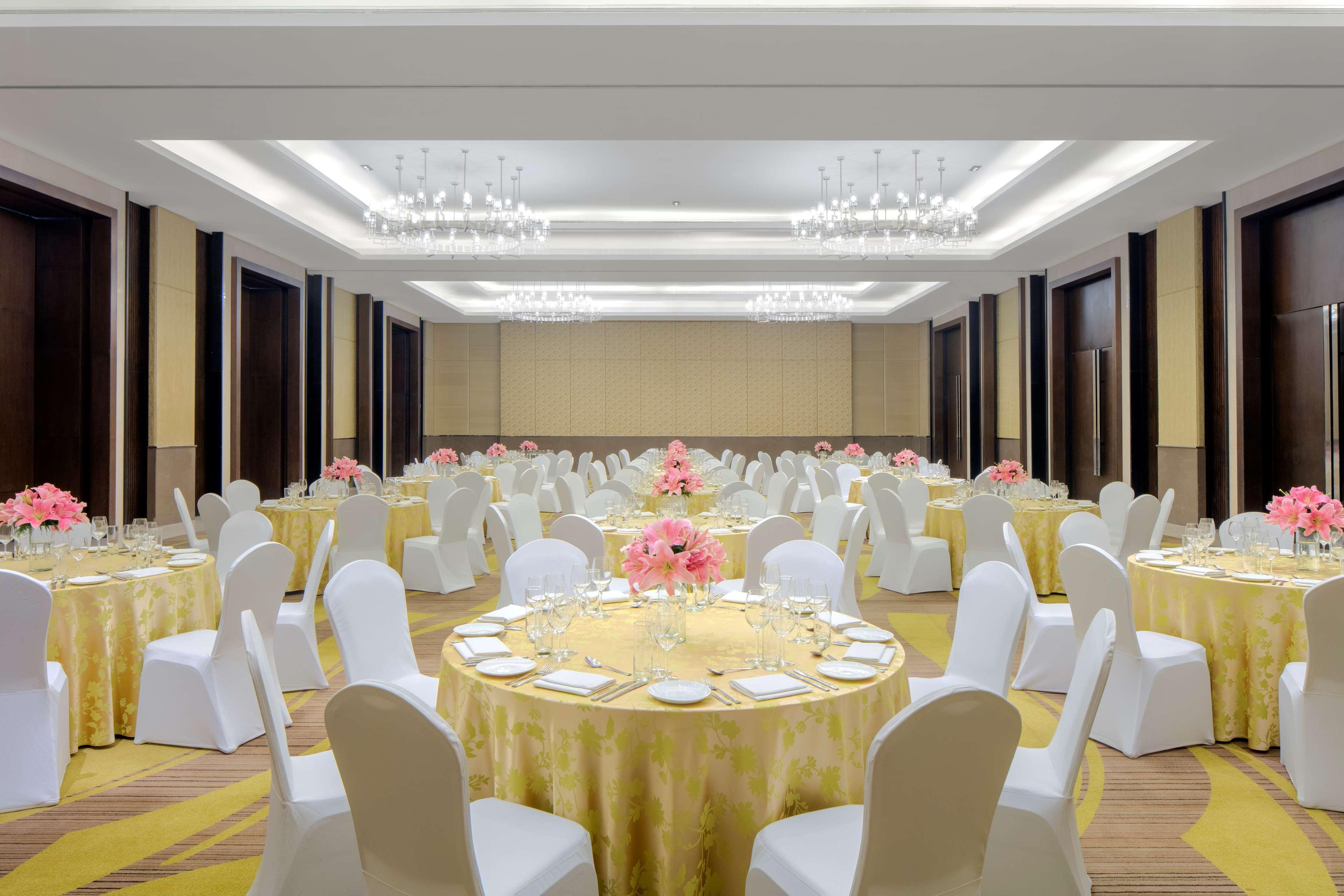 Radisson Blu Hotel Guwahati Exterior foto The ballroom