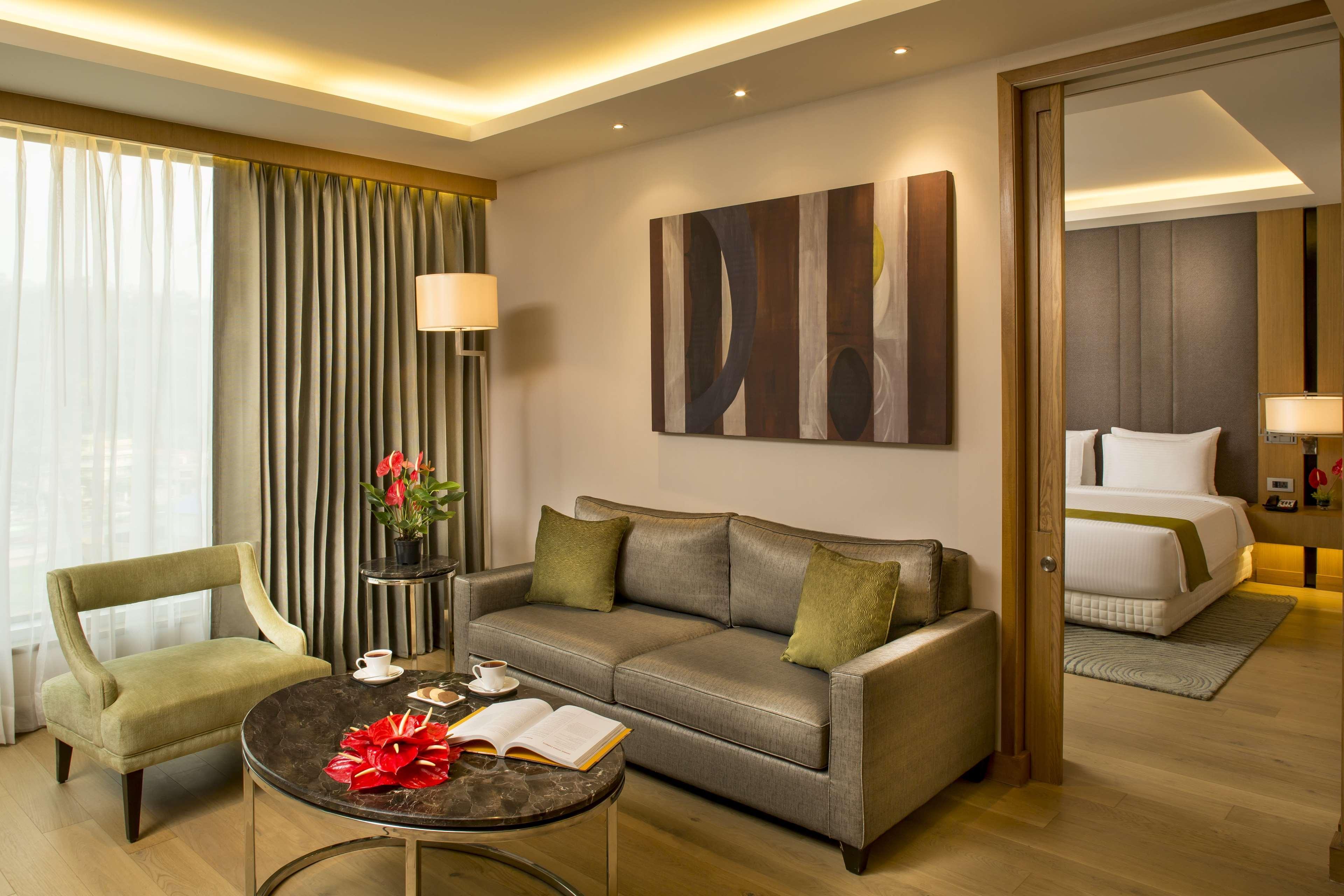 Radisson Blu Hotel Guwahati Exterior foto Suite at the Park Hyatt Hyderabad
