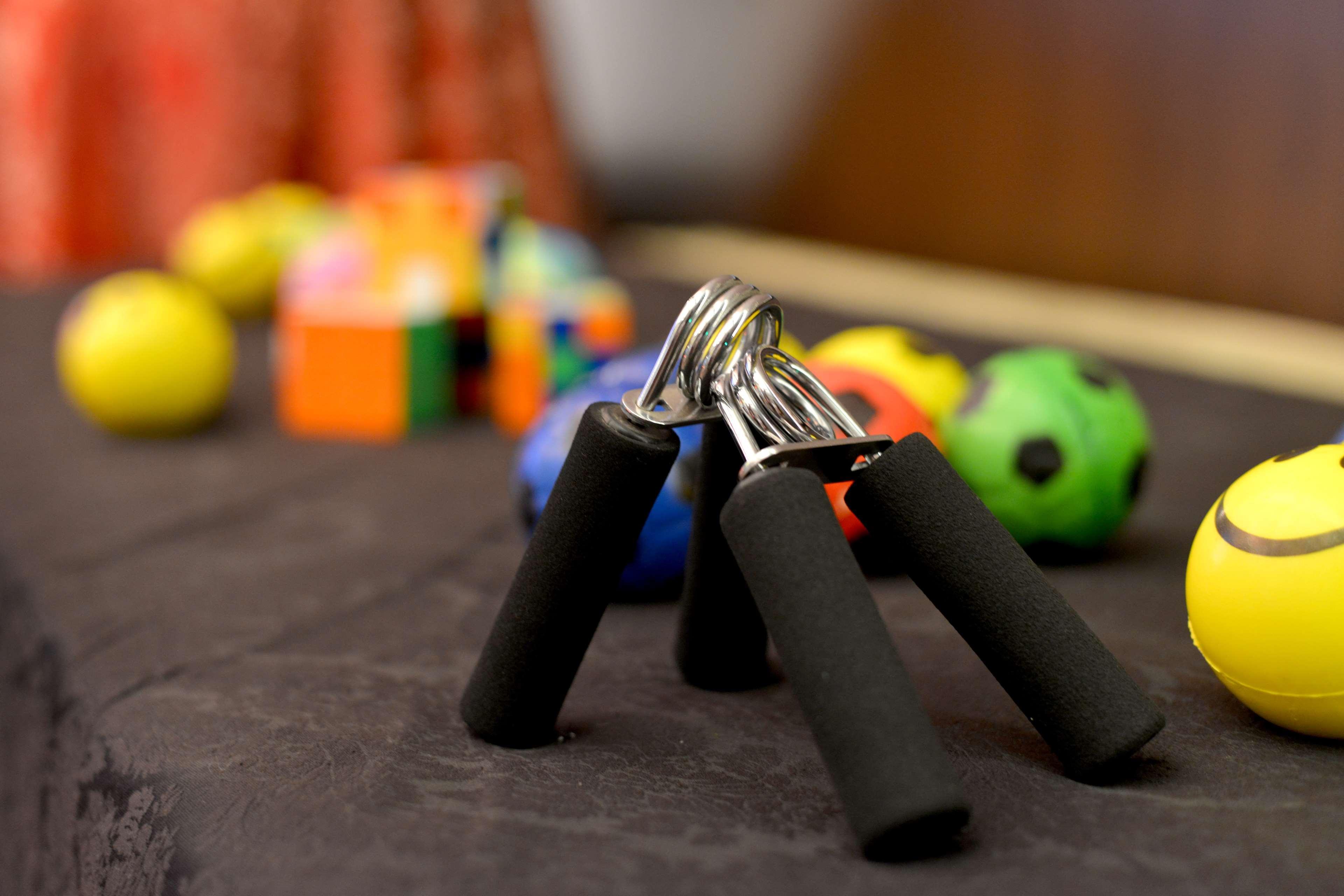 Radisson Blu Hotel Guwahati Exterior foto A pair of hand grips
